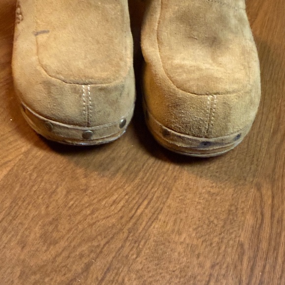 Vintage Ugg Tan Sheepskin Lined Wood Soled Clogs size 7/38 - Picture 14 of 16